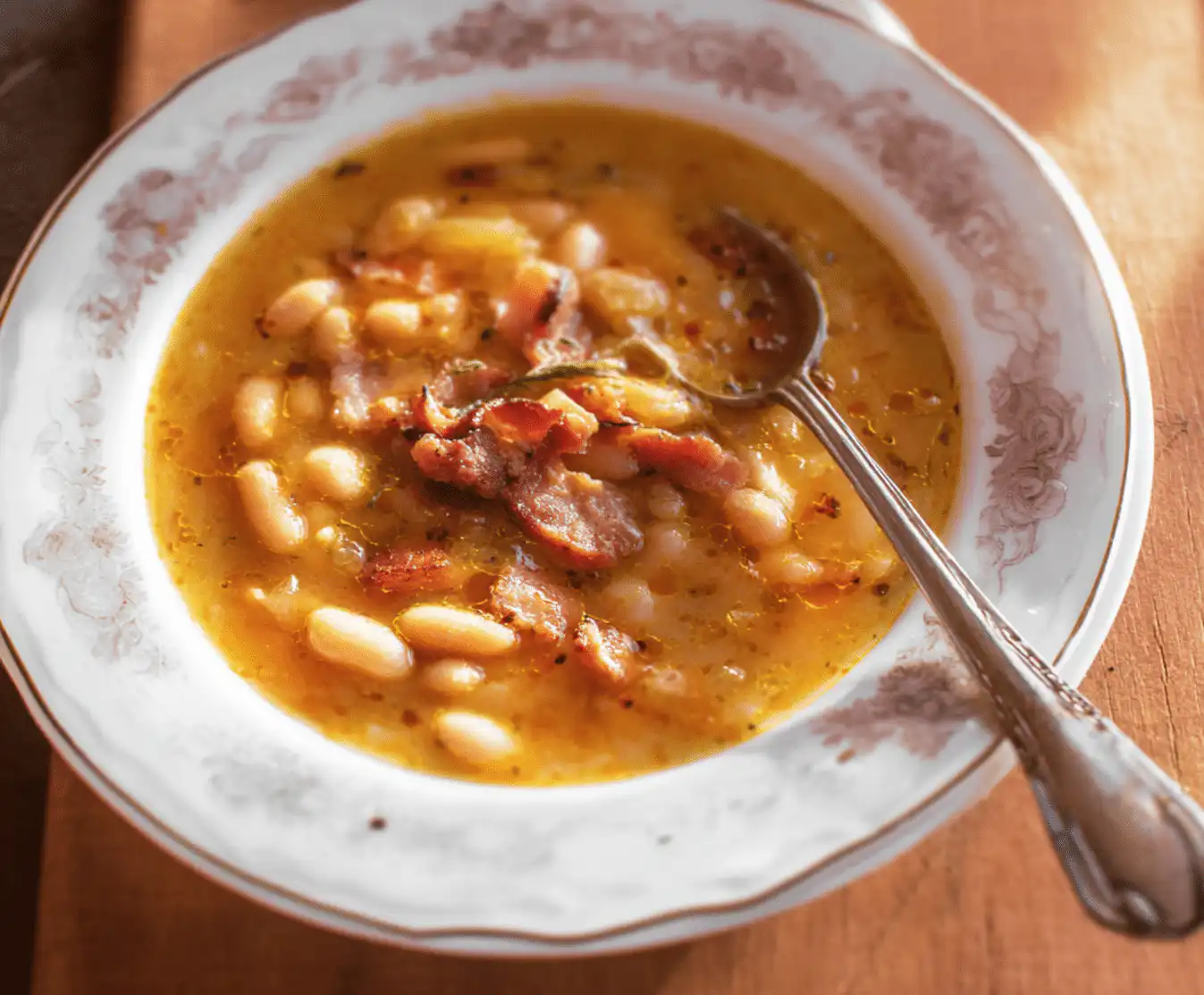 White Bean Soup with Bacon – Cozy, Hearty & Flavor-Packed