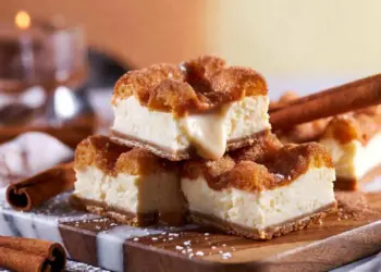 churro cheesecake bars