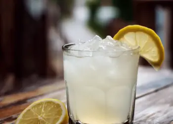 lemonade vodka cocktail