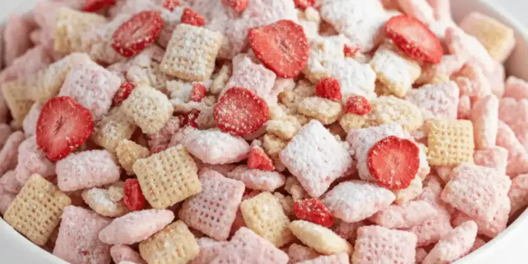 strawberry shortcake puppy chow