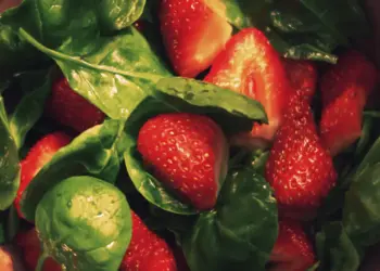 strawberry spinach salad