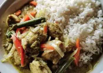 Thai green curry with chicken