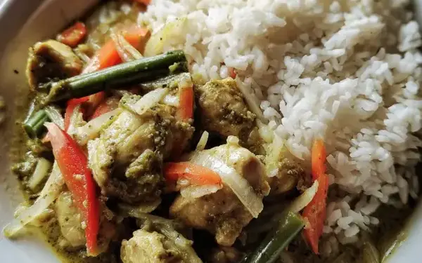 Thai green curry with chicken