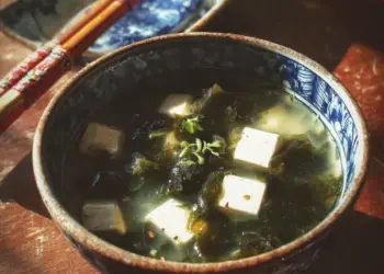 miso soup with tofu and wakame